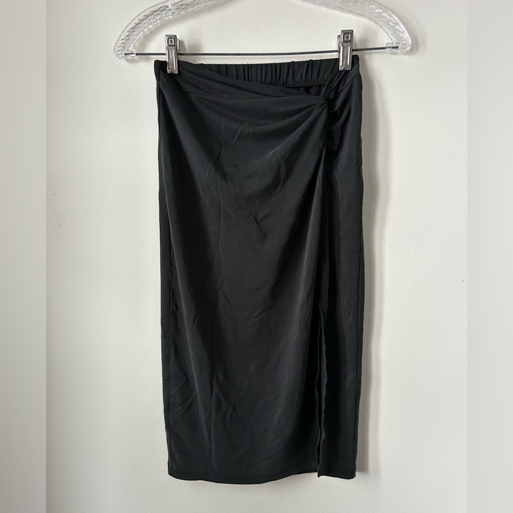 Vero Moda Filli‎ Twist Waist Black Skirt